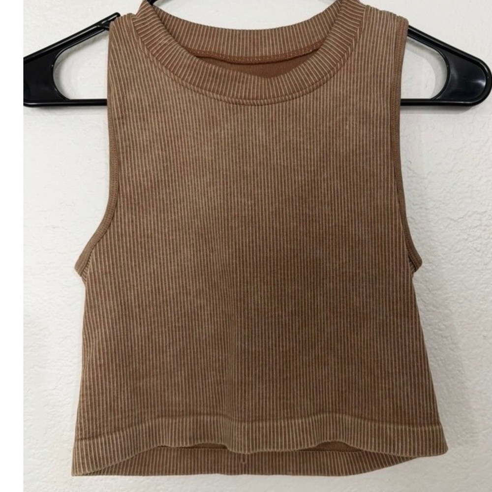 OQQ Womens Ribbed Seamless Crop Tank Top Brown Acid Wash Athletic Yoga Size M